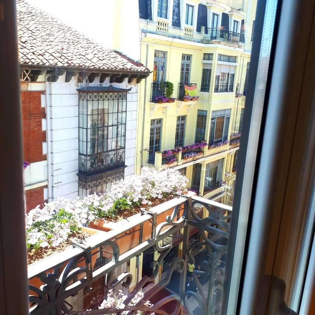 Leon Hostel Exterior photo